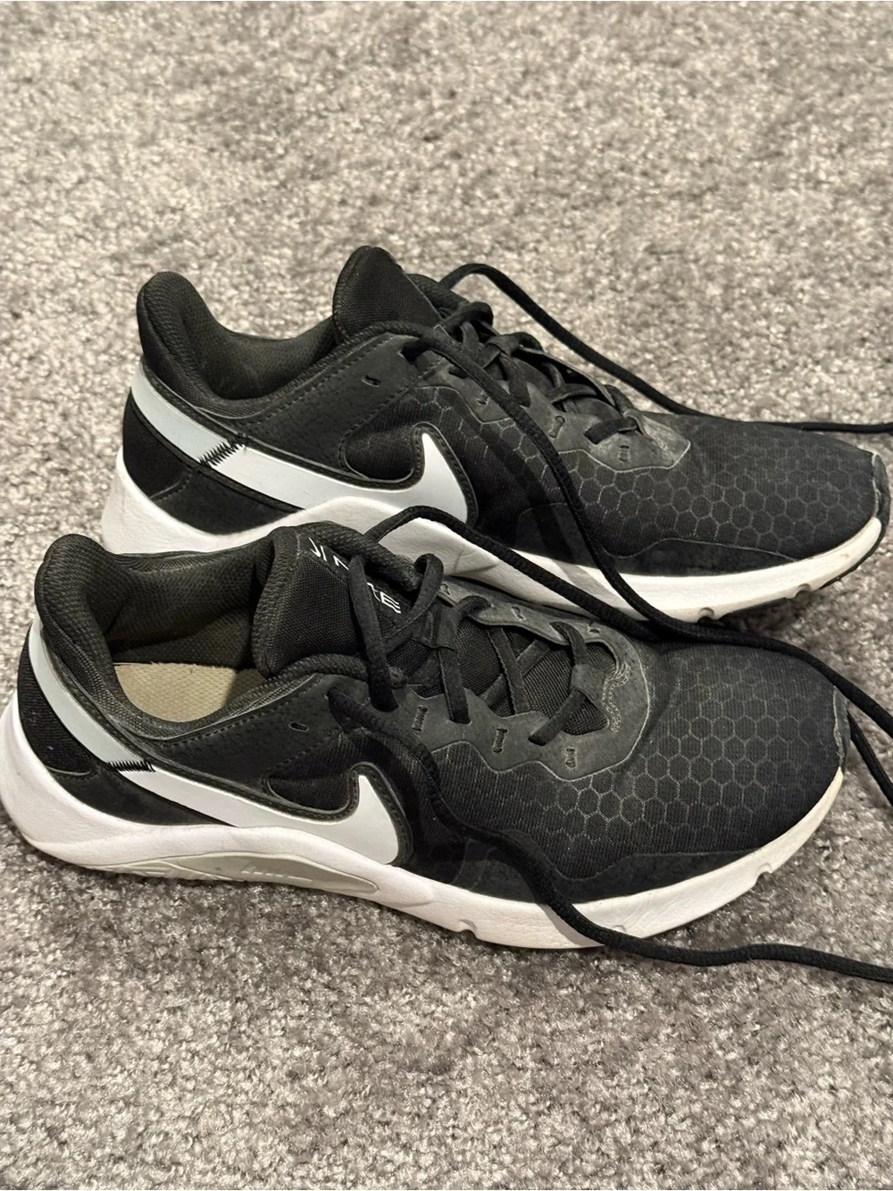 Nike Black and White Women's Athletic Running Shoes